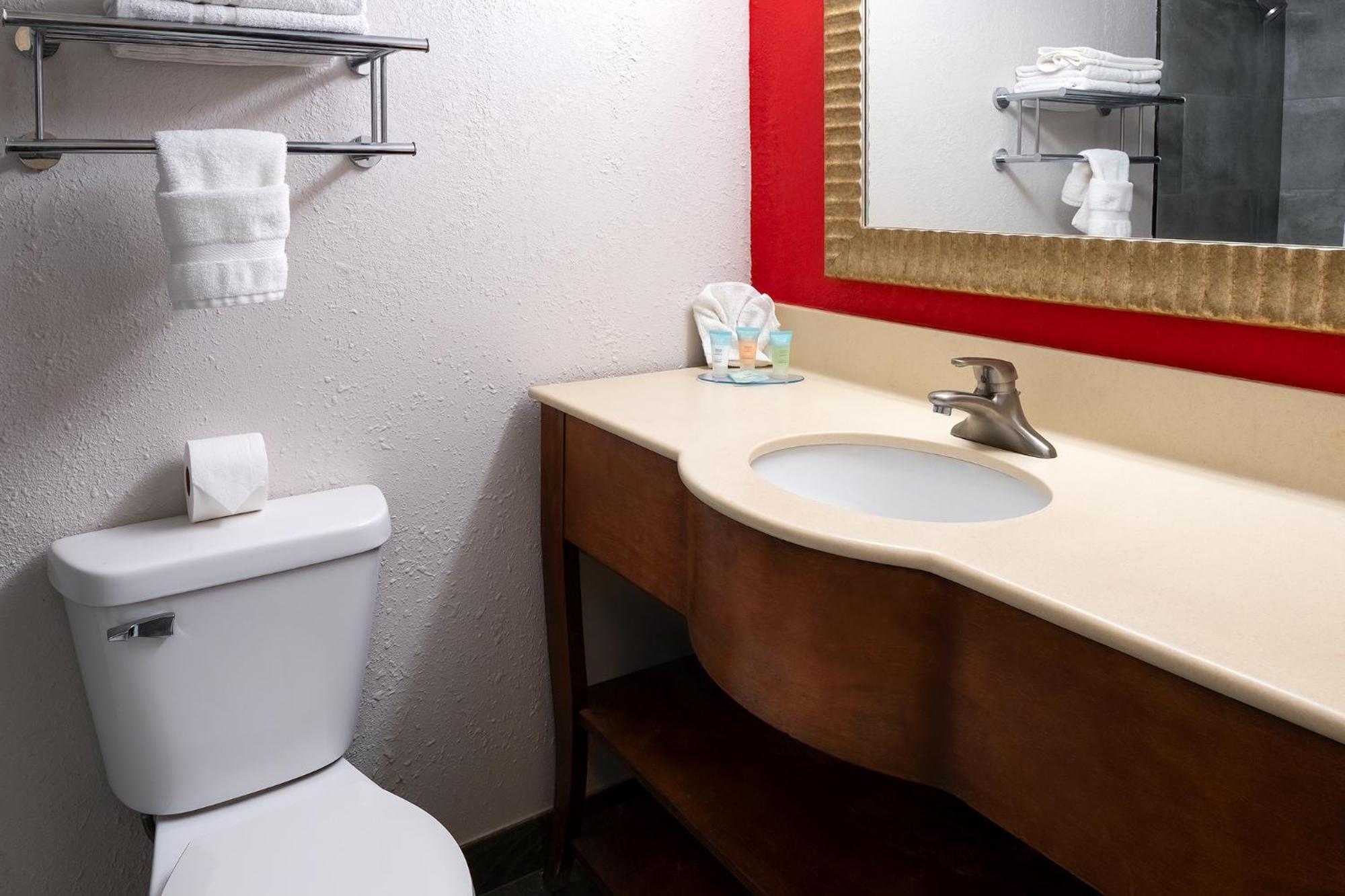 American Inn & Suites Ferndale ภายนอก รูปภาพ
